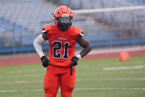 Ja'quevios Sam - Football - Nassau Community College Athletics