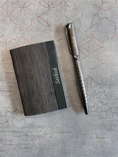 Custom Axis Card Holder & Pen Set for Bulk Order – BBD GIFTS
