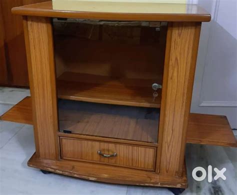 Showcase box with glass cover and wheel - Other Household Items ...