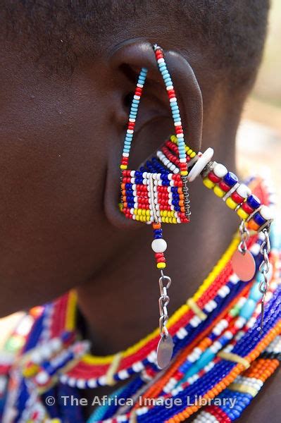 Maasai Beadwork: Vibrant Patterns of Kenya and Tanzania