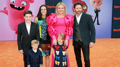 Kelly Clarkson 'Staying Strong' for Her Kids After Brandon Blackstock's ...