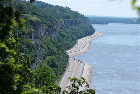 Mississippi's River Road: Where History Meets Nature