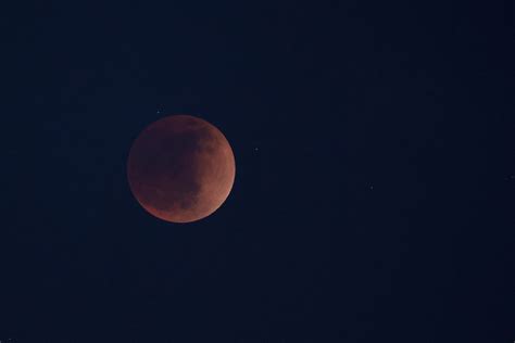 Eclissi totale di Luna rossa del 16 maggio 2022: le immagini più belle ...