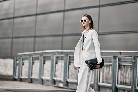 Business-Casual 女生 的图像结果