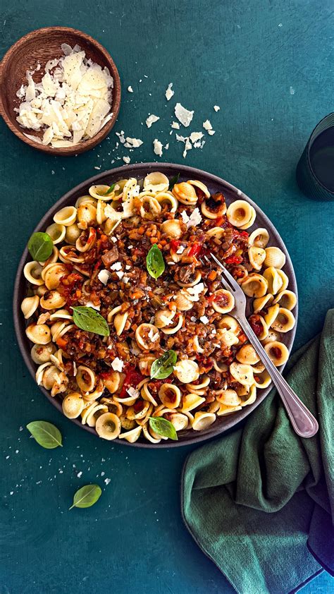 Carey Erasmus | Food Stylist in Dubai | Charcutree 🎄 A showstopping ...