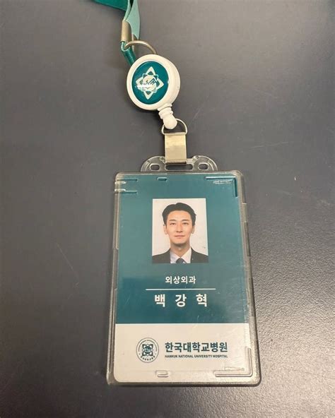 ไอเดีย ซีรี่ย์ 100 รายการ ในปี 2025 | มงกุฎดอกไม้ diy, ทรงผมสไลด์, สามี ...