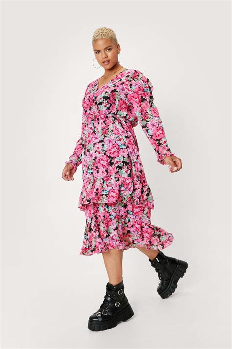 Plus Size Dark Floral Ruffle Midi Dress | Nasty Gal