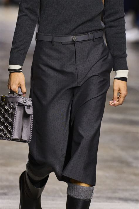 Fendi Fall/Winter 2024 สร้างรูปลักษณ์ใหม่ที่ทำให้ชิ้นคลาสสิกไม่ธรรมดา ...