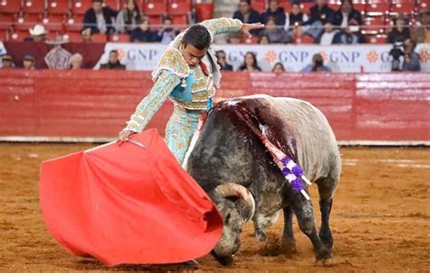 Gerardo Rivera indulta con polemica a un buen toro de Piedras Negras ...