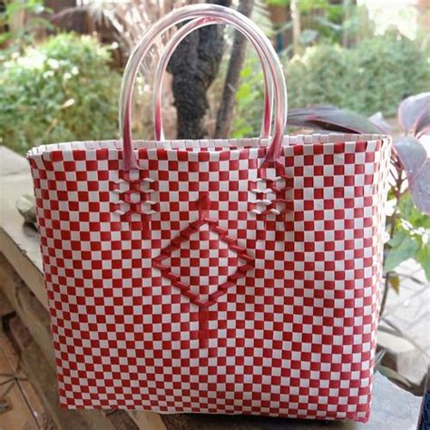 Jual Tas Anyaman Plastik Merah Berbunga Ukuran XL - Kab. Ponorogo ...