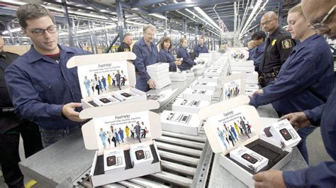 Seniors born before 1956 get new medical alert device with no monthly ...