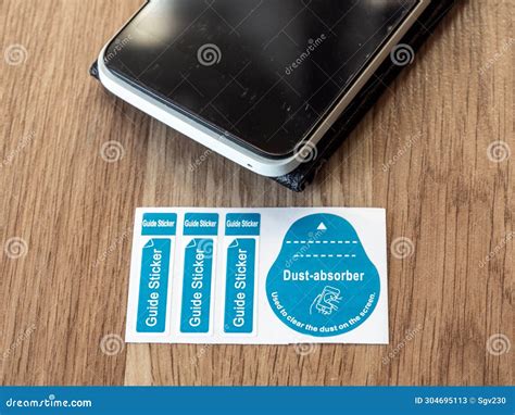 Using Guide Sticker for Screen Protector 的图像结果