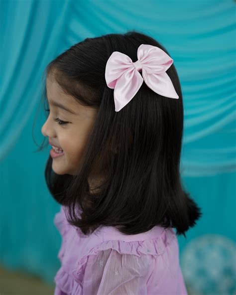 Baby pink satin bow hair clip – www.liandli.in