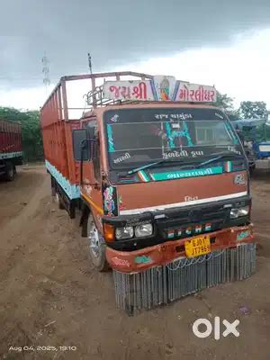 Eicher 1075 - Commercial & Other Vehicles in Adhewada, Bhavnagar ...