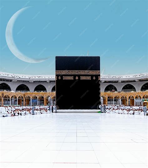 Premium Photo | Mecca kaaba with a crescent moon in the background