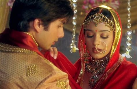 Guy Having An Arranged Marriage Asks Desis What It Is Like On The First ...