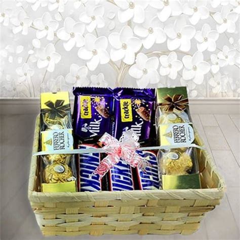 Chocolate Gift Hampers: Buy Diwali Chocolate Hampers Online in India ...