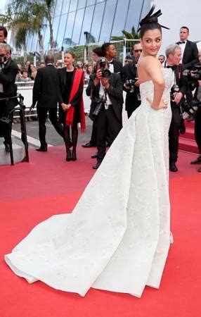 "Aishwarya this way": International media addresses Alia Bhatt as ...