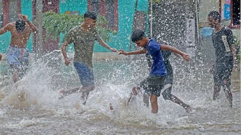 Rain for next five days; Orange alert in four districts and yellow ...