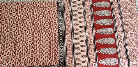 Red Geometric Block King Size Double Bedsheet – Pankhudibazaar