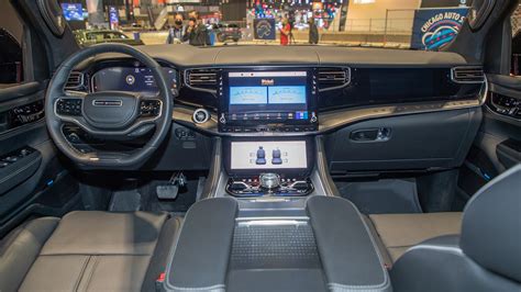 Interior Del Jeep Grand Wagoneer