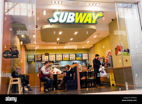 Subway Restaurant 的图像结果