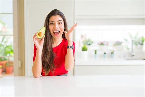 Vitamin E rich skin foods you can munch on to get that fabulous glow