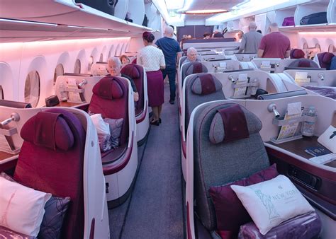 Qatar Airways Business Class 的图像结果