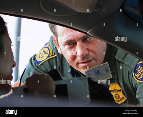 Falfurrias, Texas, USA. 14th Aug, 2012. Border Patrol agent PHILLIP ...