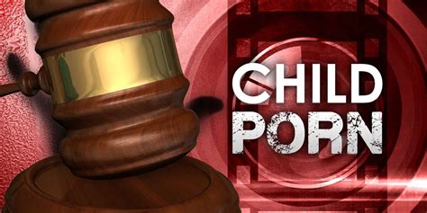 Maine customs officer indicted on child porn charge