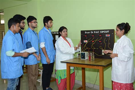 Associate Degree in Engineering Technology 的图像结果