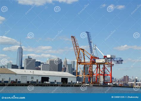 Red Hook Container