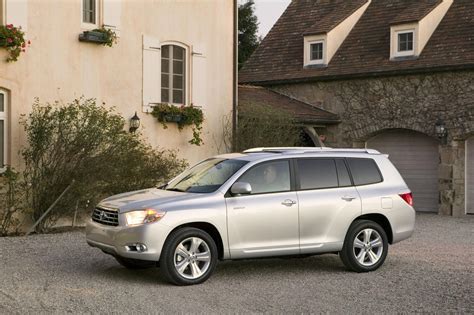 2009 Toyota Highlander News and Information