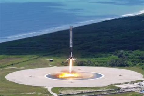 SpaceX成功测试载人飞船逃生能力 马斯克:我心潮澎湃_手机新浪网