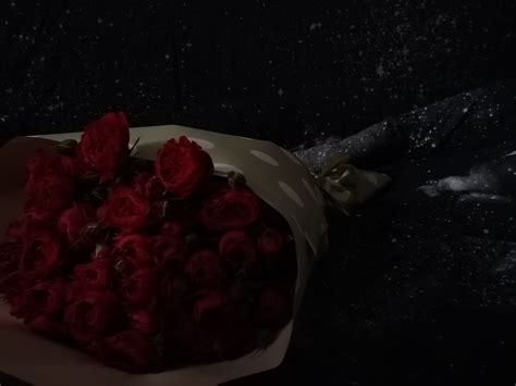 Пин от пользователя Shan на доске Aesthetic Chocolate Strawberries в 2025 г | Милые ногти, Розы ...