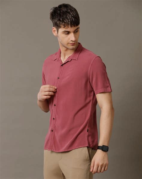 IDENTITI Men Slim Fit Regular Collar Solid Shirt In Peach.