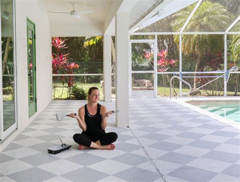 Painting checkerboard floor without tape – House Mix