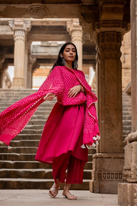 Hibiscus pink Kurta set with dupatta – Silai Studio