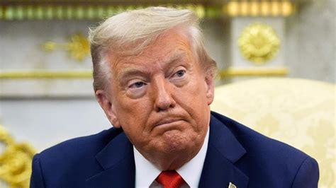 Trump downplays Venezuela regime change amid deployment of fighter jets