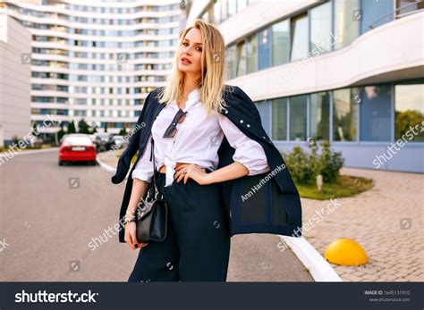 Business Person Girl 的图像结果