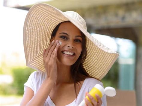 Why Should You Use Tinted Sunscreens? | TheHealthSite.com
