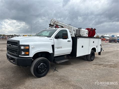 2020 Chevrolet Silverado 5500 4x4 Service Truck | Ritchie Bros. Auctioneers