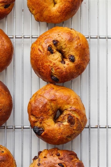Cinnamon Raisin Bagels - Fluffy + Chewy - HealthyHappyLife.com