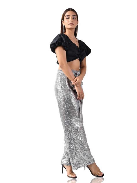 Black Front Knotted Crop Top