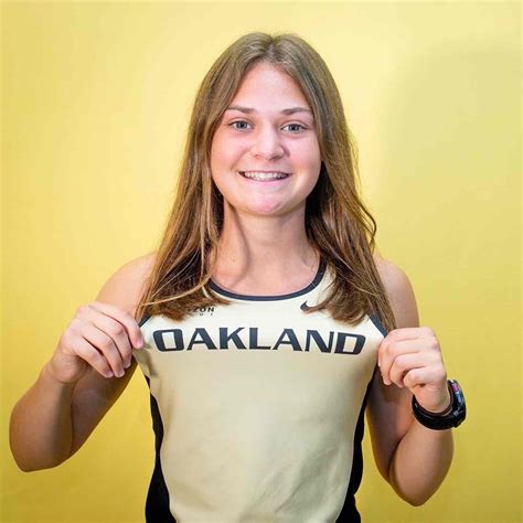 Madeline Richman, Distance, Mid-Distance, Oakland Golden Grizzlies ...