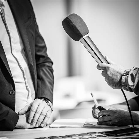 Journalist Interview Creative Commons 的图像结果