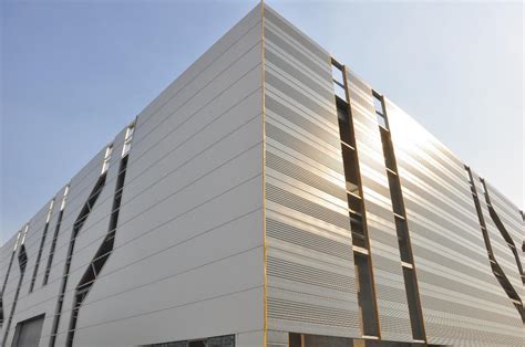 建筑外立面幕墙铝板冲孔板装饰金属网 – 上海申衡金属筛网有限公司