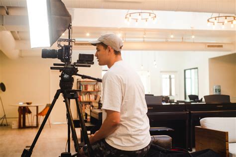 Interview Shot Composition 的图像结果