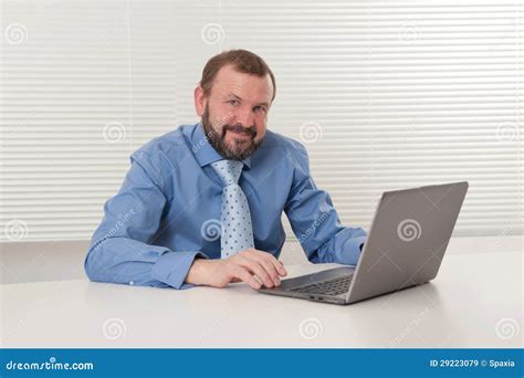 Old Businessman 的图像结果