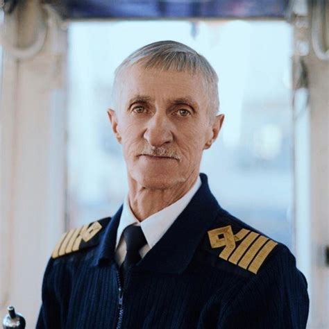 70-летний морской волк Камчатский капитан Меньшов спишется на берег ...